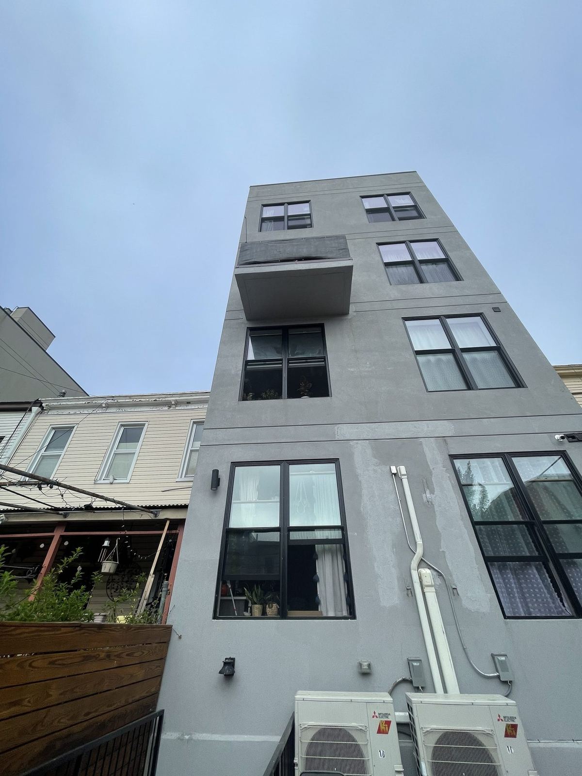 Facade and Stucco Restoration for NYC Commercial Buildings: Where Water Wins or Loses